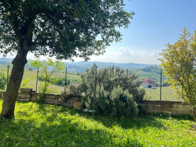 Cascina in Vendita a Castagnole delle Lanze