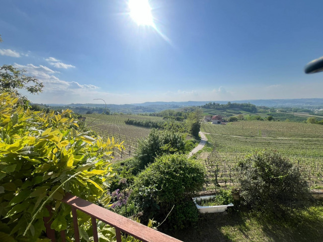 Cascina in Vendita a Castagnole delle Lanze