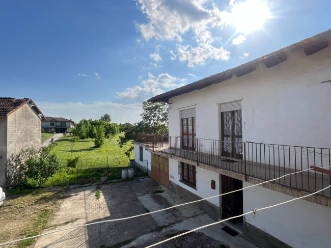 Cascina in Vendita a Castagnole delle Lanze