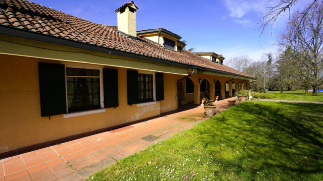 Tenuta in Vendita a Cellarengo
