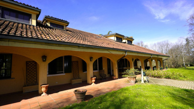 Tenuta in Vendita a Cellarengo