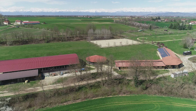 Tenuta in Vendita a Cellarengo