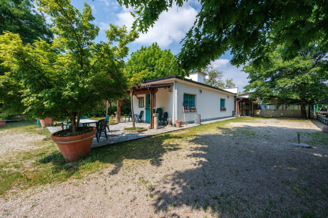 Rustico in Vendita a Carignano