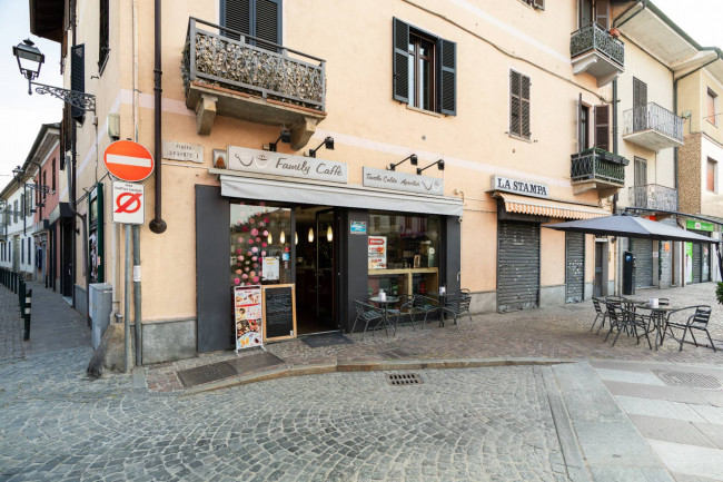 Attività Commerciale - Bar Tavola Calda - Fredda in Vendita a Orbassano