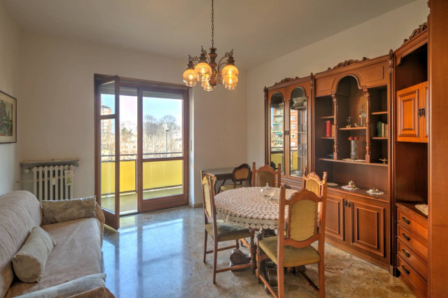 Apartment for Sale to Torino