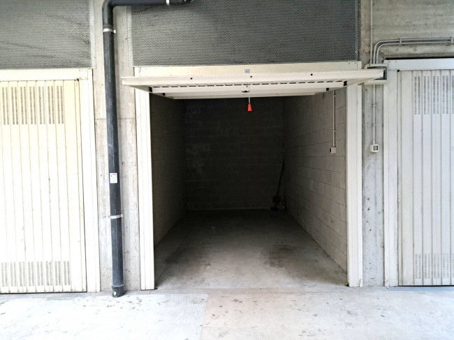 Box o garage in vendita a Torino