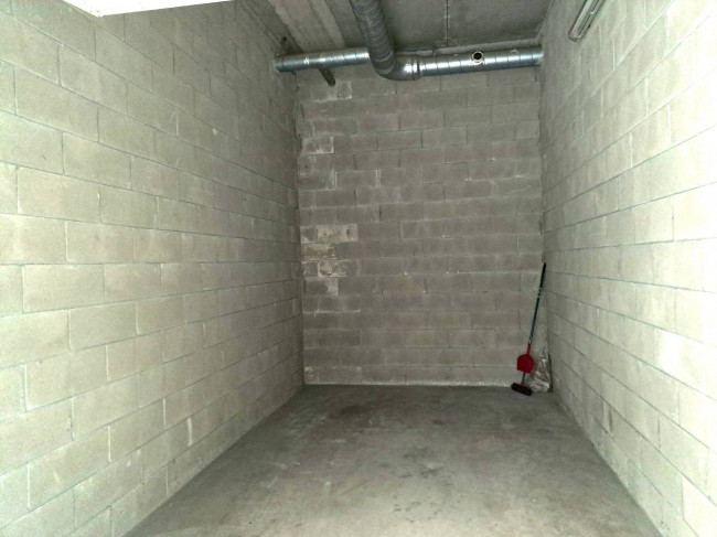 Box o garage in vendita a Torino