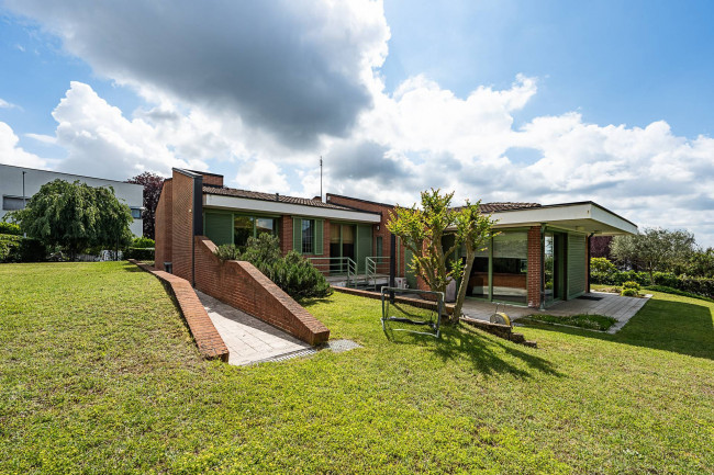 Villa in Vendita a Trofarello