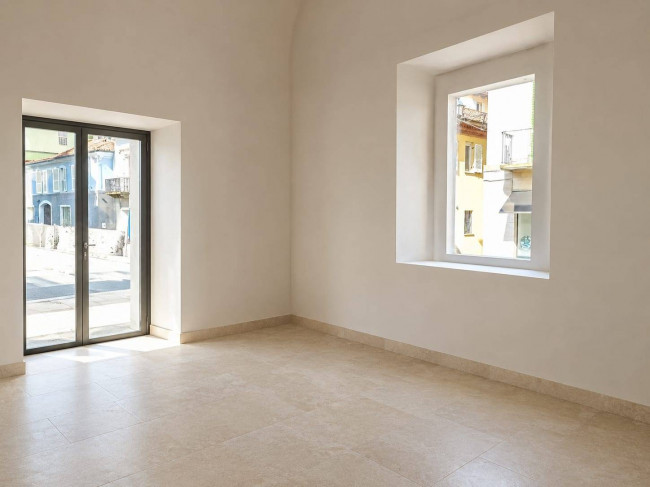 Commercial Property in  Sell to Chivasso