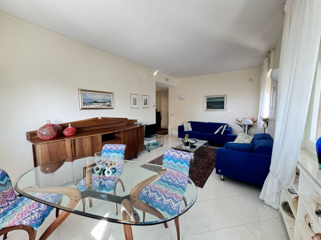 Apartment for Sale to Sanremo