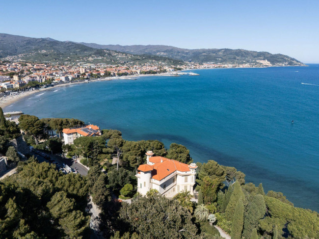 Villa in Vendita a Diano Marina