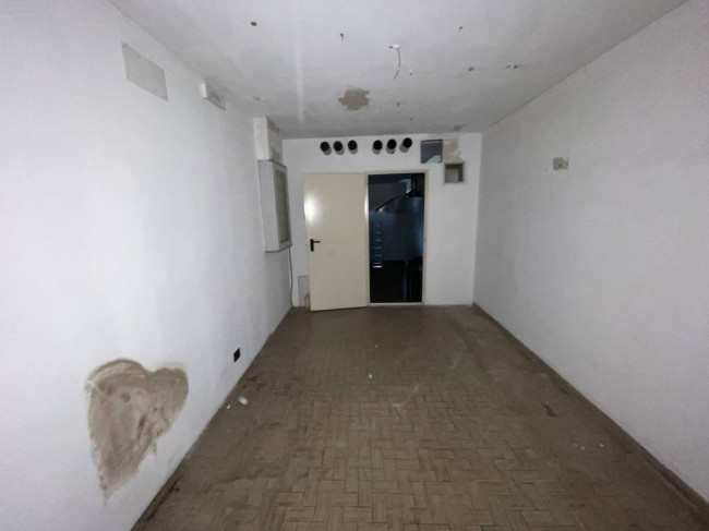 Negozio in Affitto a Mondovì