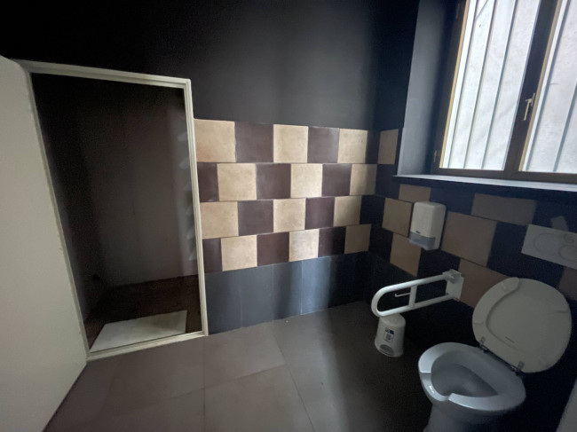 Negozio in Affitto a Mondovì