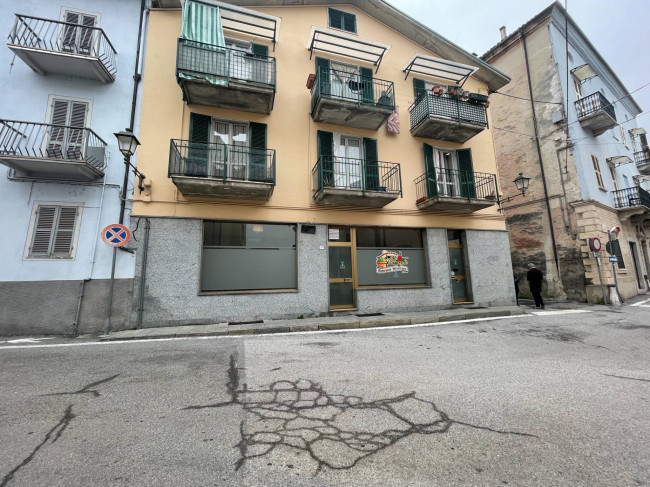 Negozio in Affitto a Mondovì