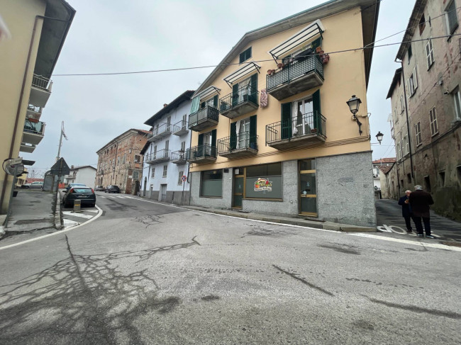 Negozio in Affitto a Mondovì
