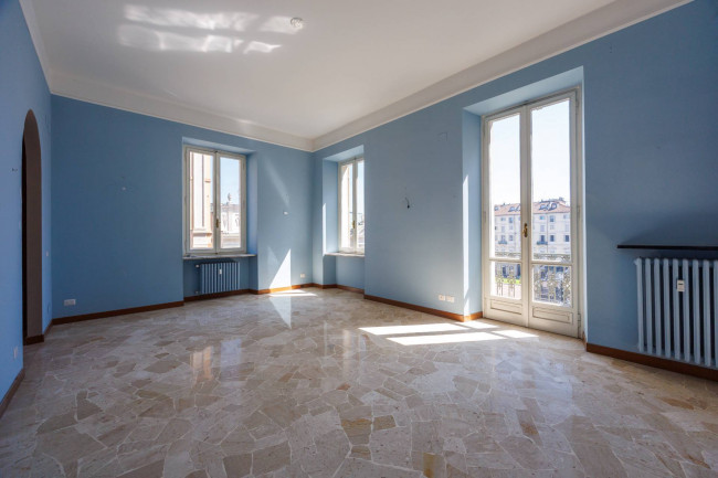 Apartment for Sale to Torino