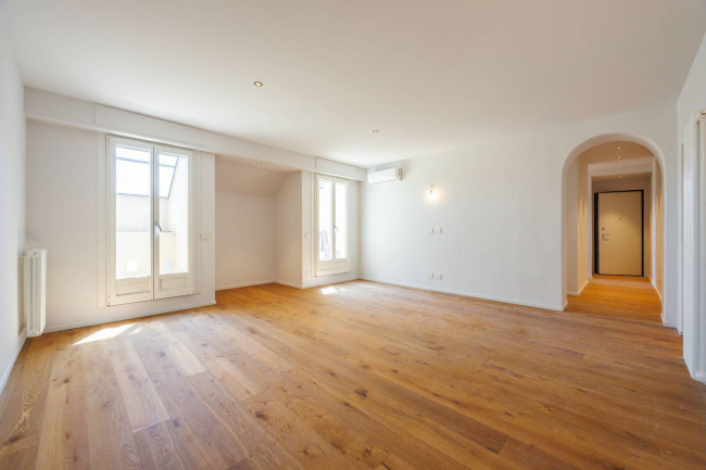 Apartment for Sale to Torino