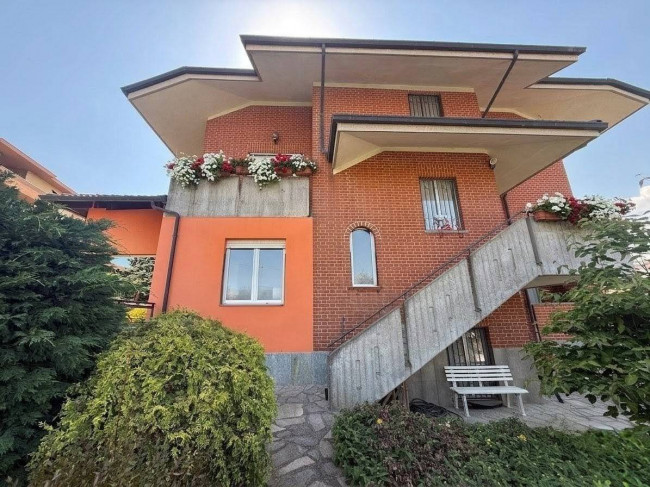 Villa Bifamiliare in Vendita a Rosta