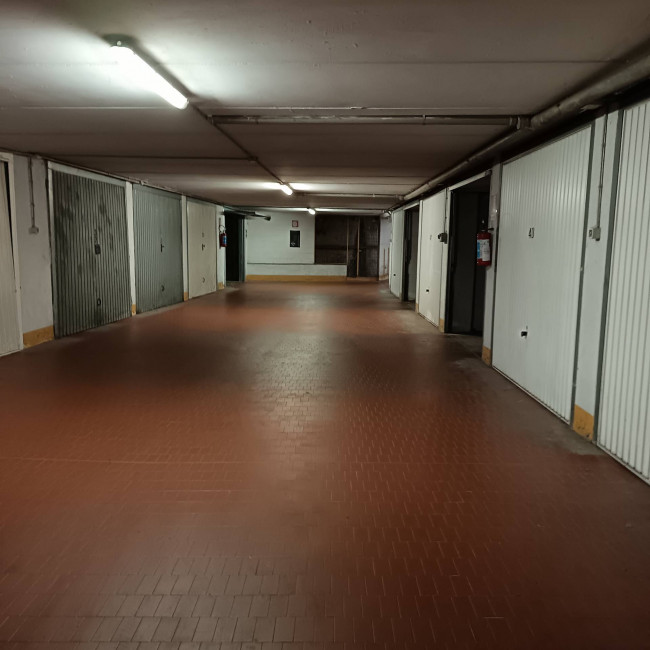 Box o garage in Affitto a Asti
