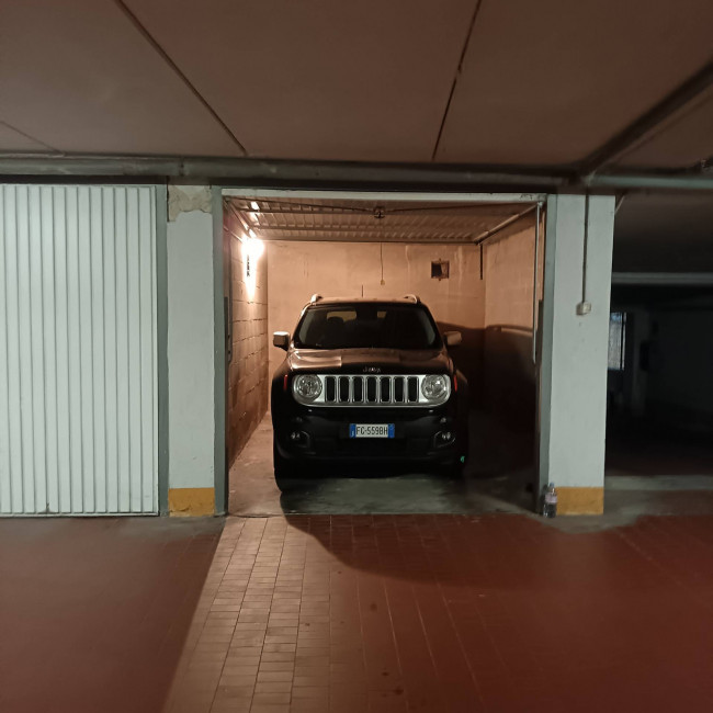 Box o garage in Affitto a Asti