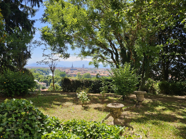 Villa Storica in Vendita a Torino