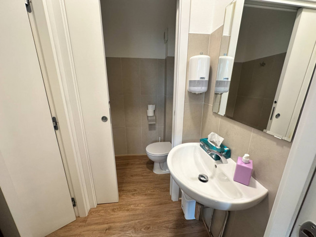 Attività Commerciale - Centro Estetico - Solarium - Benessere in Vendita a Mondovì
