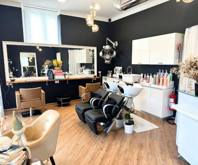 Attività Commerciale - Centro Estetico - Solarium - Benessere in Vendita a Mondovì