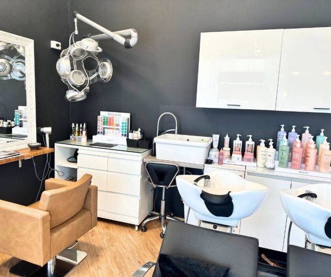 Attività Commerciale - Centro Estetico - Solarium - Benessere in Vendita a Mondovì
