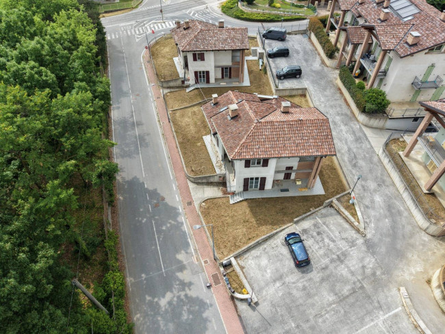 Villa in Vendita a Villanova Mondovì