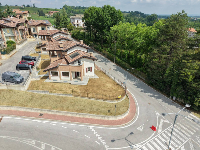 Villa in Vendita a Villanova Mondovì