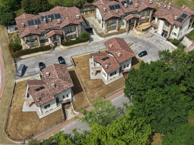 Villa in Vendita a Villanova Mondovì