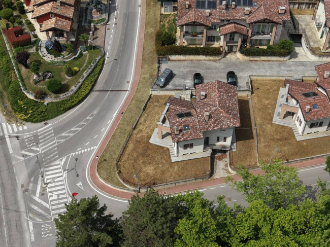 Villa in Vendita a Villanova Mondovì