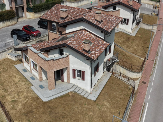 Villa in Vendita a Villanova Mondovì
