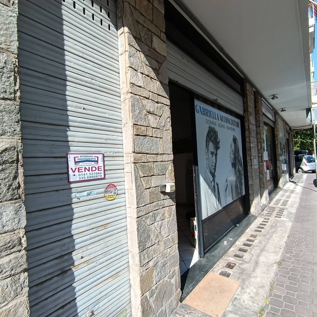 Attività Commerciale - Negozio in Vendita a Asti