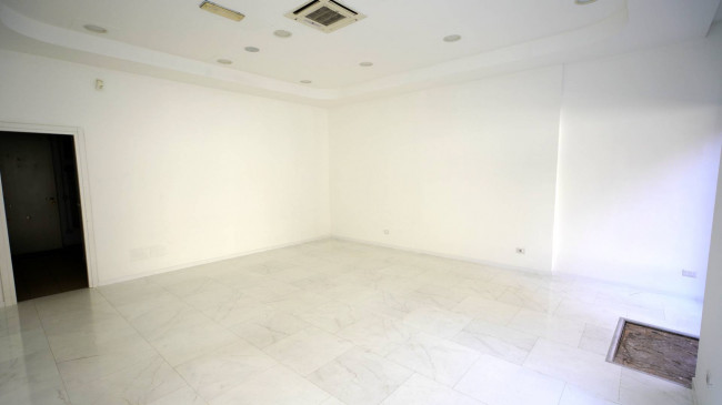 Shop in Rent to Torino