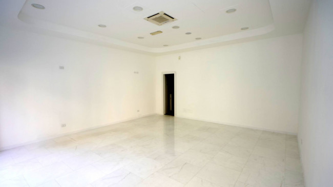 Shop in Rent to Torino
