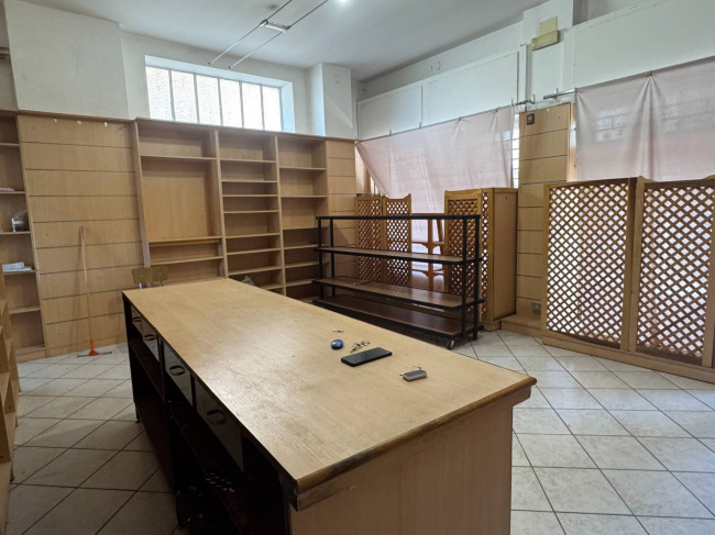 Negozio in Vendita a Roburent