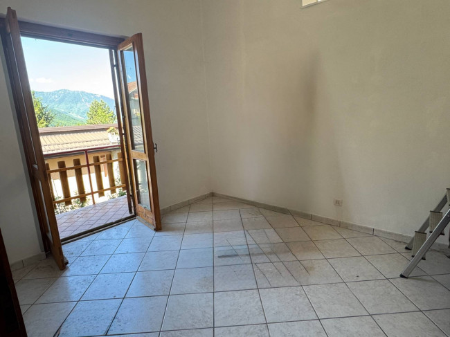 Negozio in Vendita a Roburent