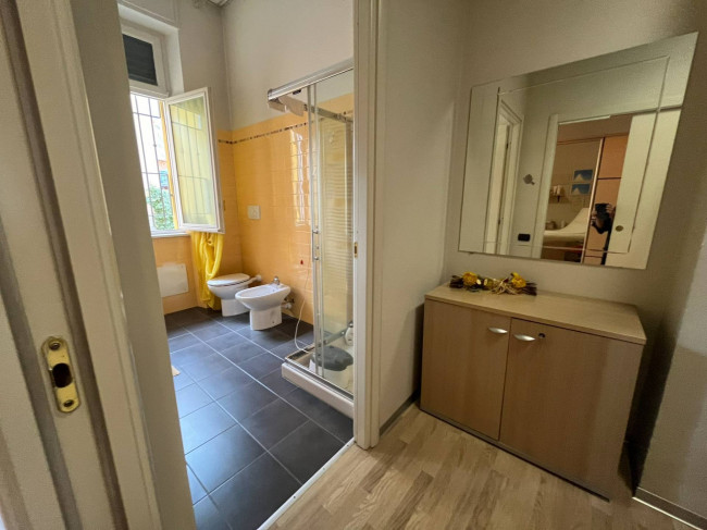 Attività Commerciale - Centro Estetico - Solarium - Benessere in Vendita a Asti