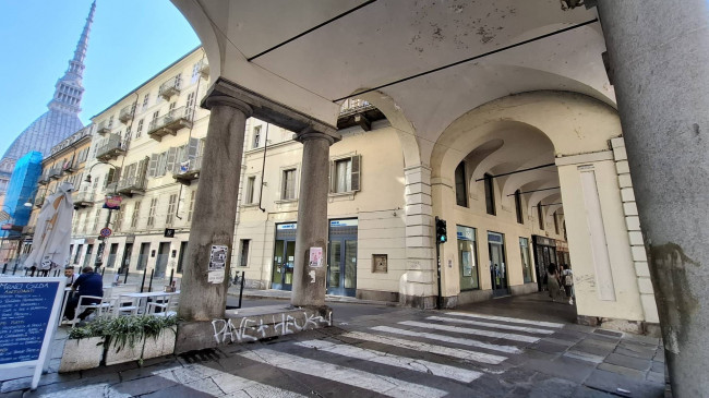 Locale commerciale in Affitto a Torino