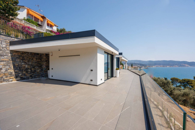 Villa in Vendita a Diano Marina