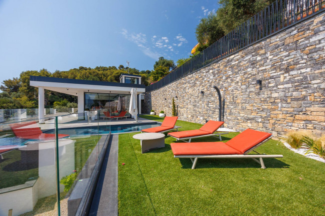Villa in Vendita a Diano Marina