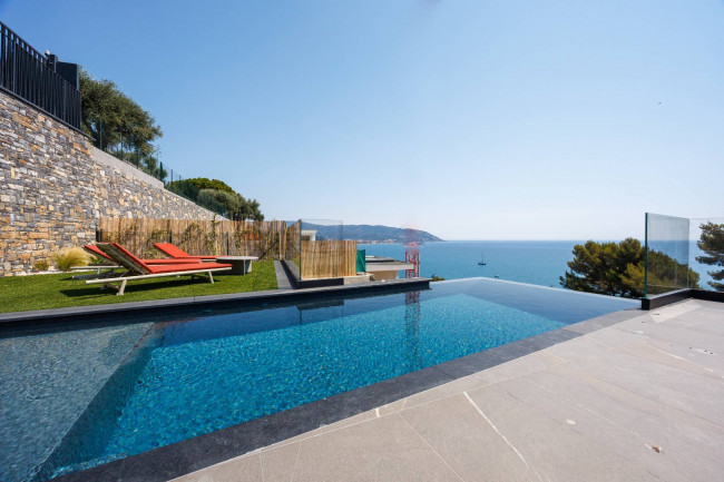 Villa in Vendita a Diano Marina