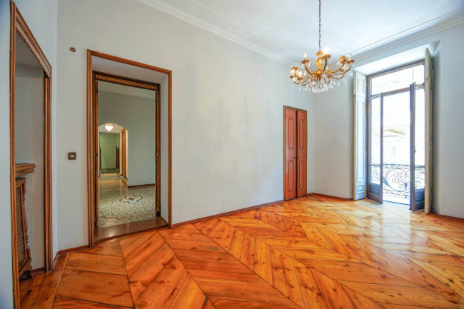 Apartment for Sale to Torino