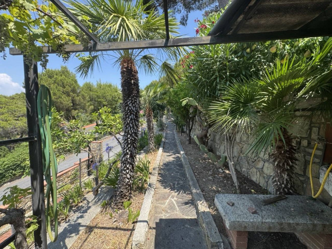 Villa in Vendita a Andora