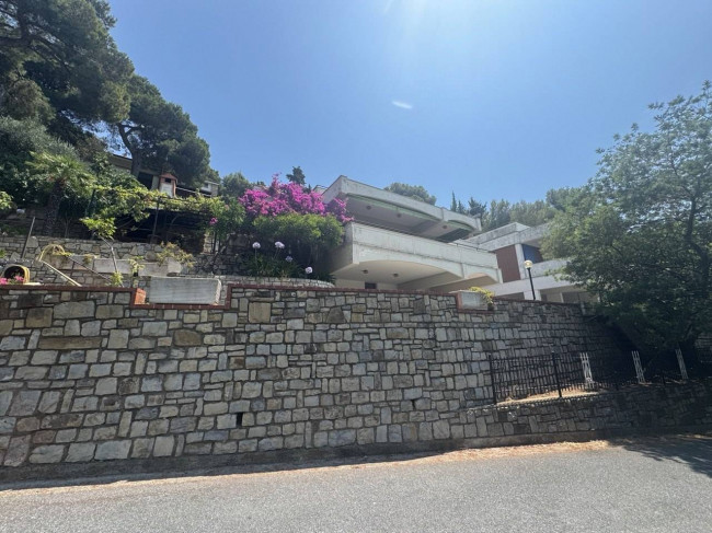 Villa in Vendita a Andora
