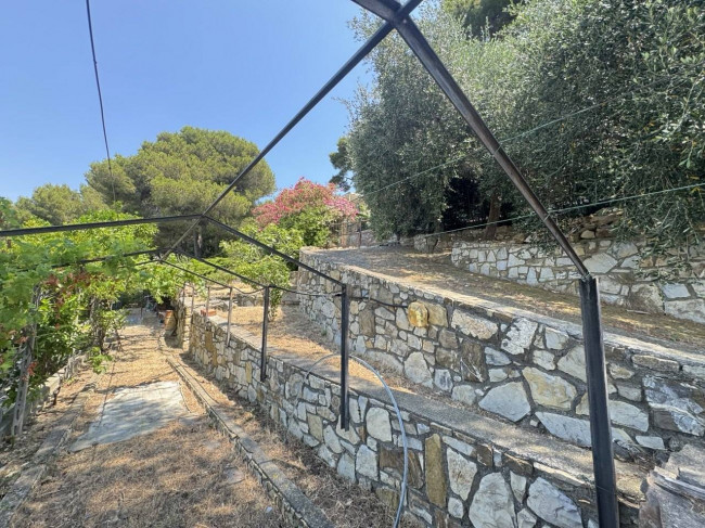 Villa in Vendita a Andora