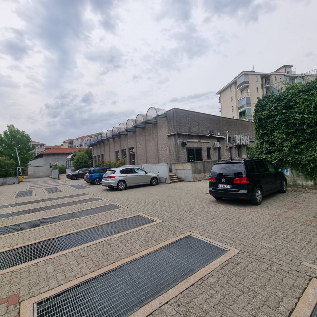 Locale commerciale in Affitto a Rivoli