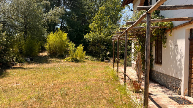 Cascina in Vendita a Canelli