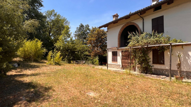Cascina in Vendita a Canelli
